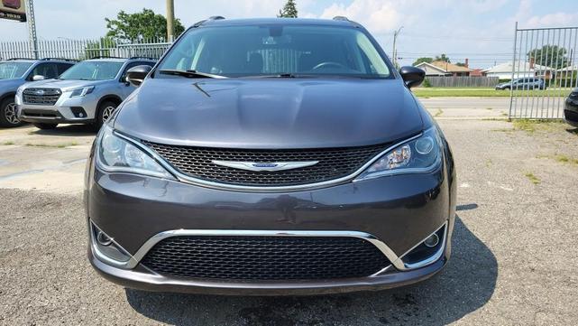 Photo of 2019 Magnetic Grey Metallic Chrysler Pacifica