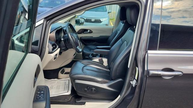 Photo of 2019 Magnetic Grey Metallic Chrysler Pacifica