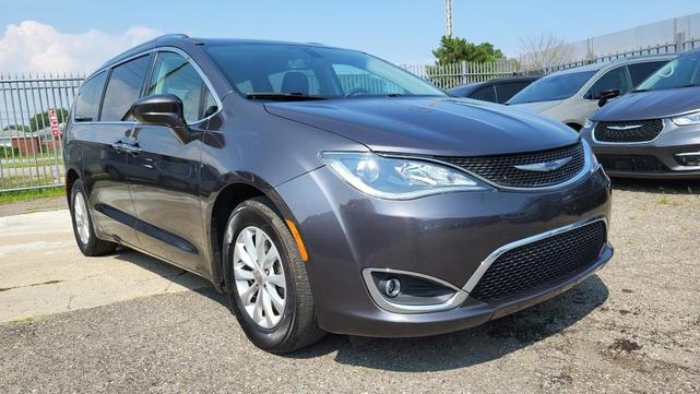 Photo of 2019 Magnetic Grey Metallic Chrysler Pacifica
