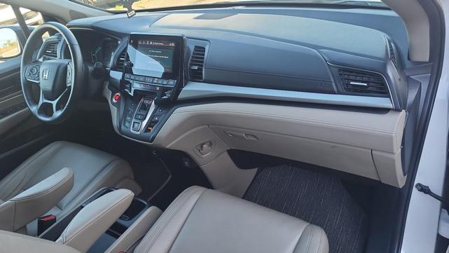Photo of 2024 White Honda Odyssey