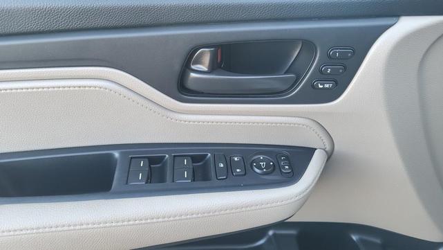 Photo of 2024 White Honda Odyssey