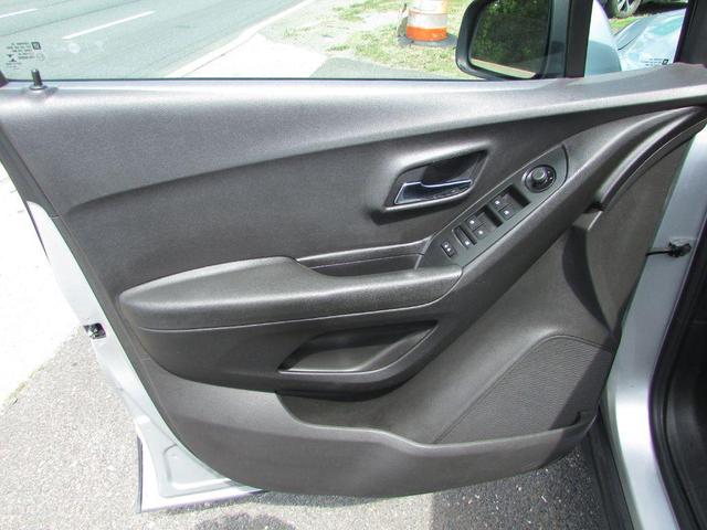 Photo of 2017 Silver Chevrolet Trax