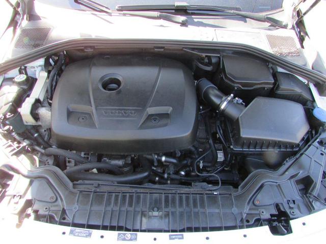 Photo of 2016 Ice White Volvo S60