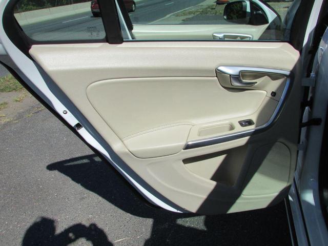 Photo of 2016 Ice White Volvo S60