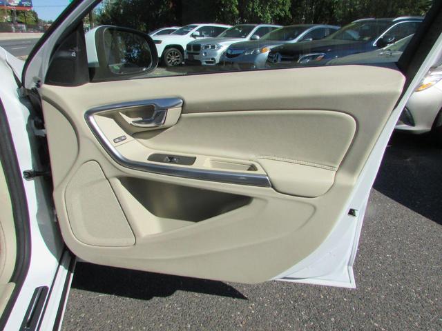 Photo of 2016 Ice White Volvo S60