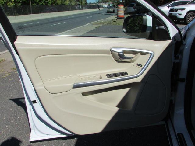 Photo of 2016 Ice White Volvo S60