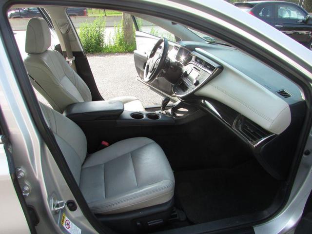 Photo of 2014 Silver Toyota Avalon