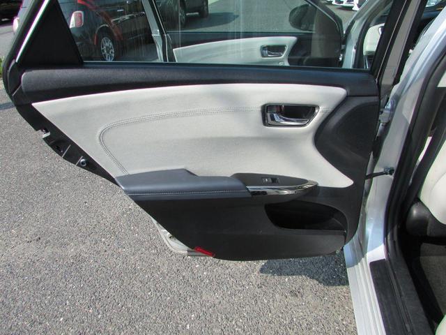 Photo of 2014 Silver Toyota Avalon