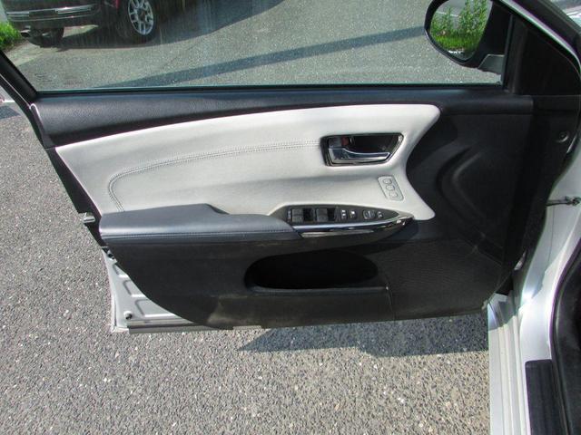 Photo of 2014 Silver Toyota Avalon