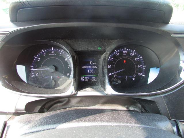 Photo of 2014 Silver Toyota Avalon