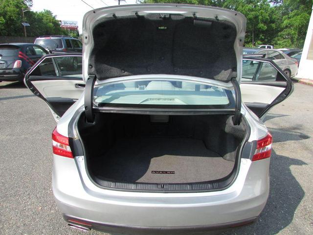 Photo of 2014 Silver Toyota Avalon
