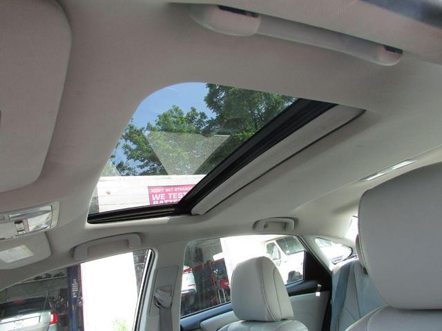 Photo of 2014 Silver Toyota Avalon