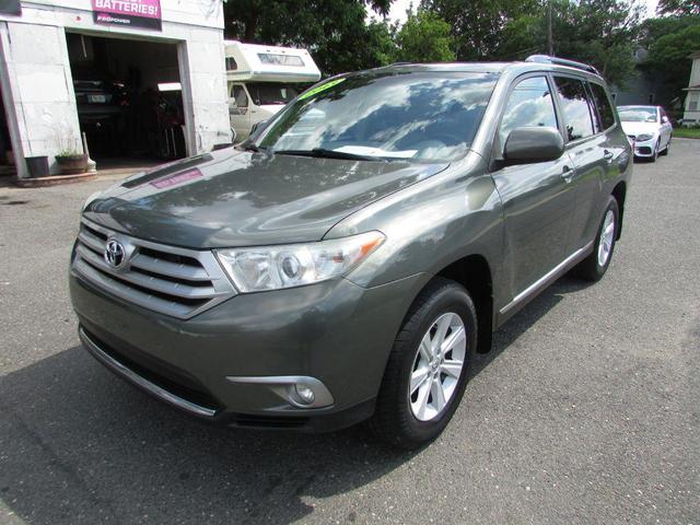 Photo of 2013 Gray Toyota Highlander