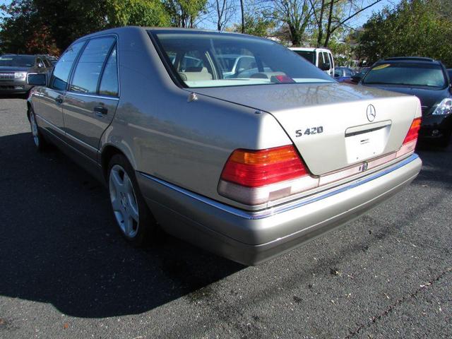 Photo of 1995 Gold Mercedes-Benz S-Class