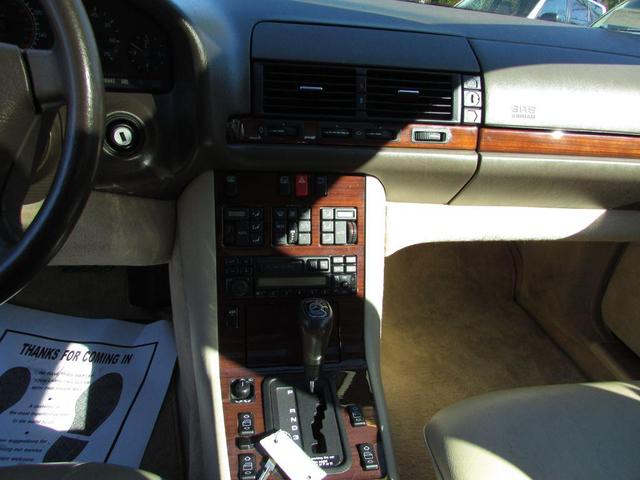 Photo of 1995 Gold Mercedes-Benz S-Class