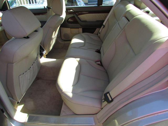 Photo of 1995 Gold Mercedes-Benz S-Class