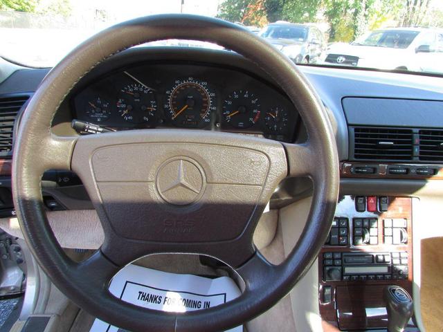 Photo of 1995 Gold Mercedes-Benz S-Class