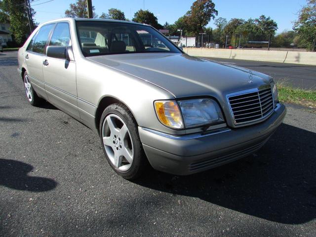 Photo of 1995 Gold Mercedes-Benz S-Class