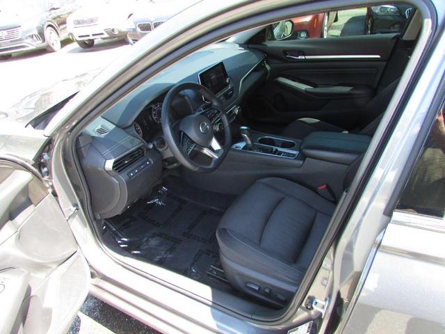 Photo of 2019 Gun Metallic Nissan Altima