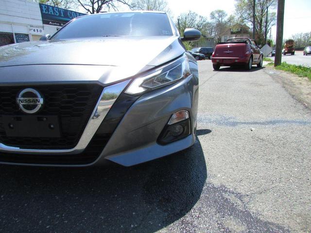 Photo of 2019 Gun Metallic Nissan Altima