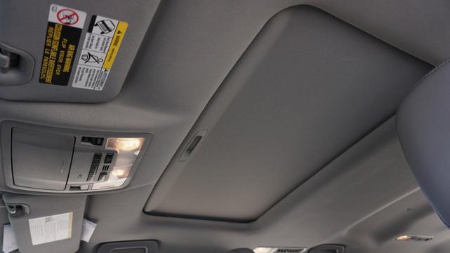 Photo of 2016 Silver Sky Metallic Toyota Highlander