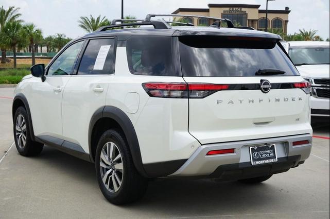 Photo of 2023 White Nissan Pathfinder