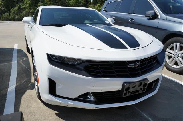 Photo of 2019 Summit White Chevrolet Camaro
