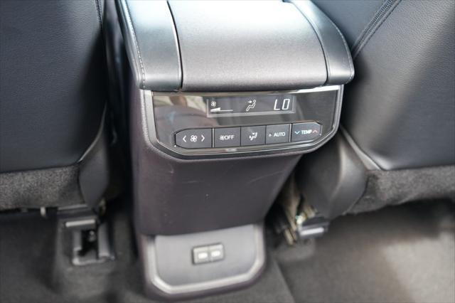 Photo of 2023 Gray Toyota Highlander