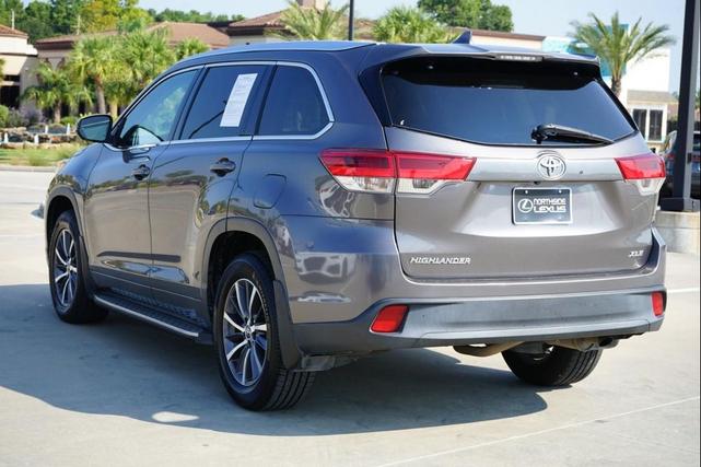 Photo of 2017 Predawn Gray Mica Toyota Highlander