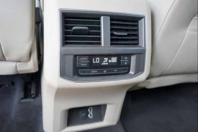 Photo of 2019 Pure White Volkswagen Atlas