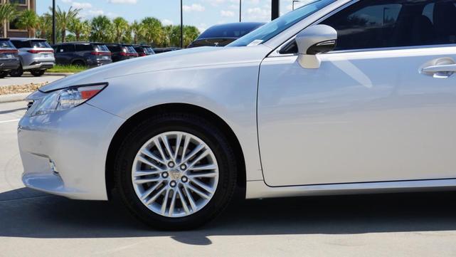 Photo of 2015 Silver Lexus ES 350