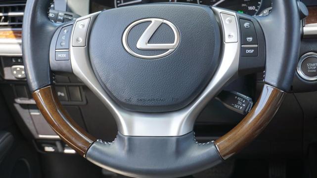 Photo of 2015 Silver Lexus ES 350