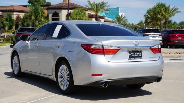 Photo of 2015 Silver Lexus ES 350