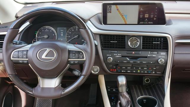 Photo of 2017 Silver Lining Metallic Lexus RX 350