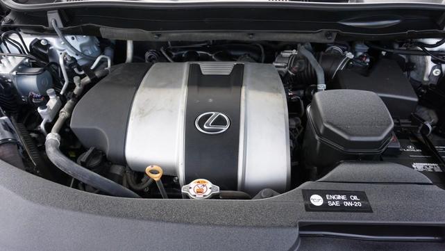 Photo of 2017 Silver Lining Metallic Lexus RX 350