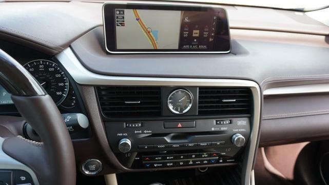 Photo of 2017 Silver Lining Metallic Lexus RX 350