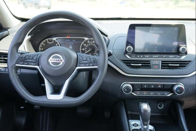 Photo of 2021 Super Black Nissan Altima