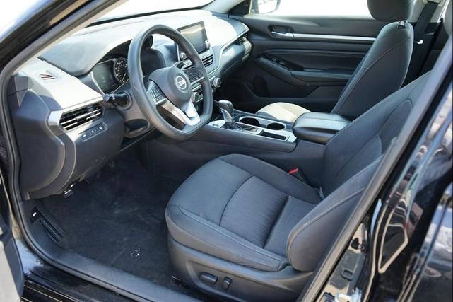 Photo of 2021 Super Black Nissan Altima