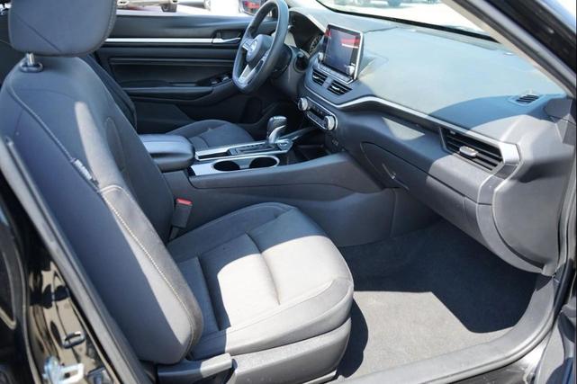 Photo of 2021 Super Black Nissan Altima