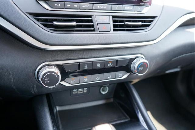 Photo of 2021 Super Black Nissan Altima