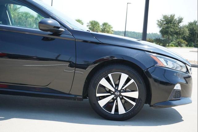 Photo of 2021 Super Black Nissan Altima