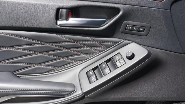 Photo of 2021 Opulent Amber Toyota Avalon