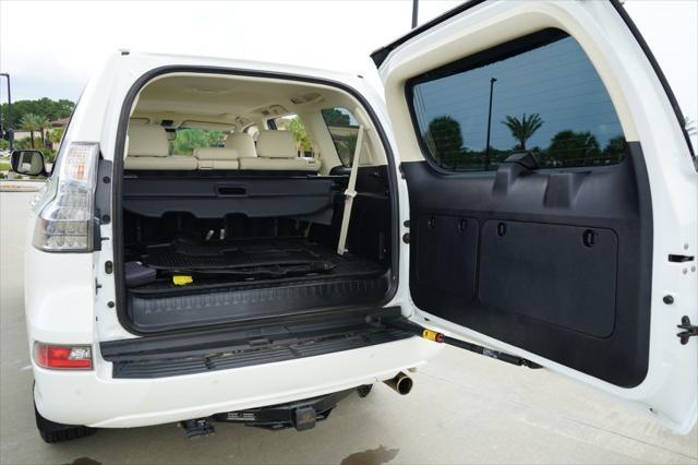 Photo of 2023 Eminent White Pearl Lexus GX 460