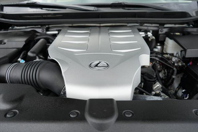 Photo of 2023 Eminent White Pearl Lexus GX 460