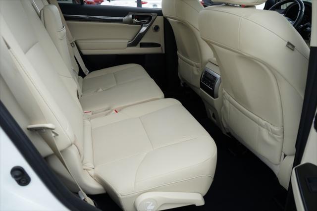 Photo of 2023 Eminent White Pearl Lexus GX 460