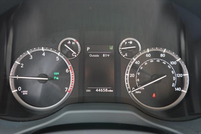 Photo of 2023 Eminent White Pearl Lexus GX 460