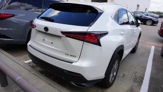 Photo of 2019 White Lexus NX 300