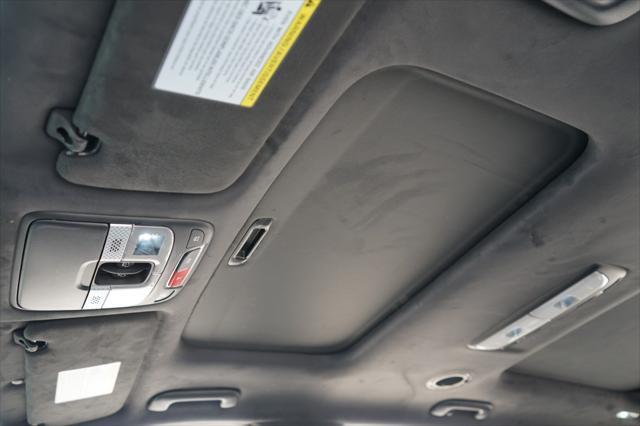 Photo of 2023 Glacial White Pearl Kia Telluride