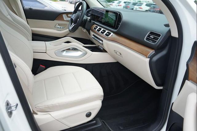 Photo of 2021 White Mercedes-Benz GLE 350