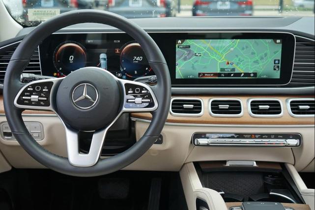 Photo of 2021 White Mercedes-Benz GLE 350